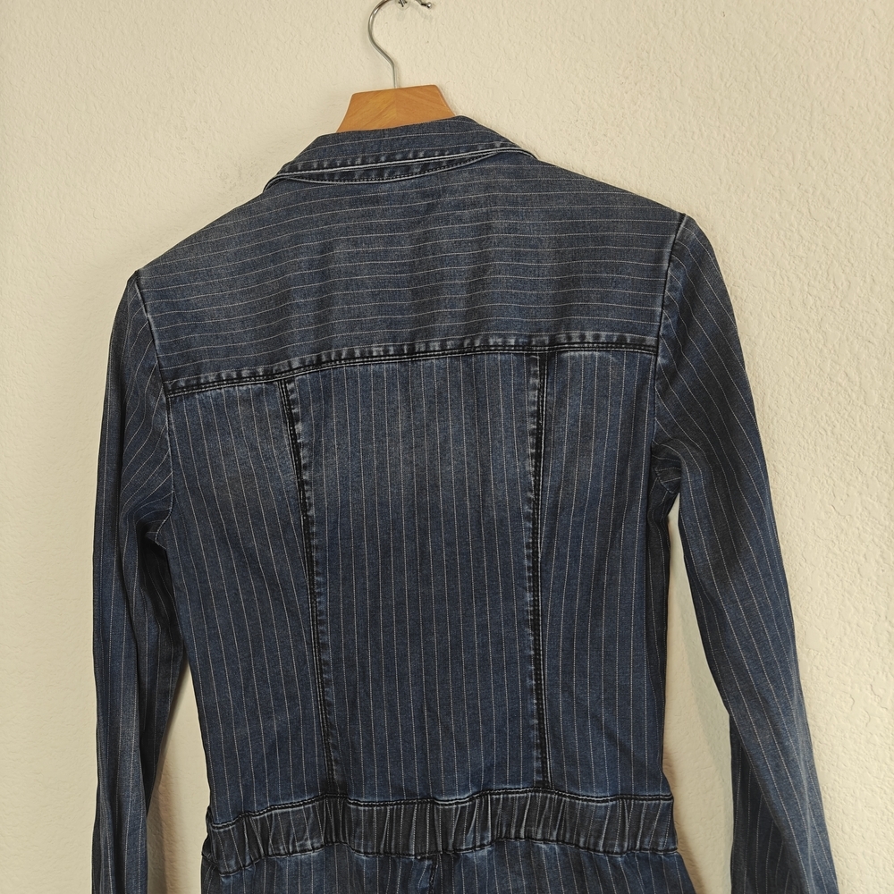 Bebe Denim Pinstripe Jumpsuit Sz 28 (US 6) V-Neck Button Chic Utility One-piece - Picture 16 of 16